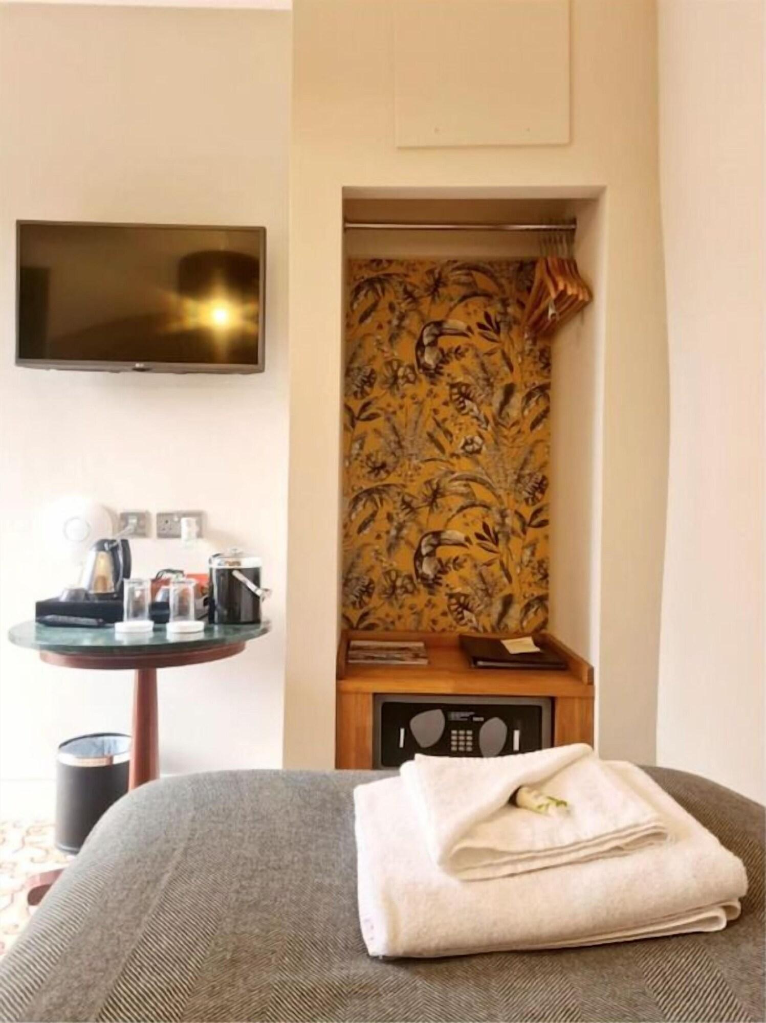 Colchester Boutique Hotel Esterno foto